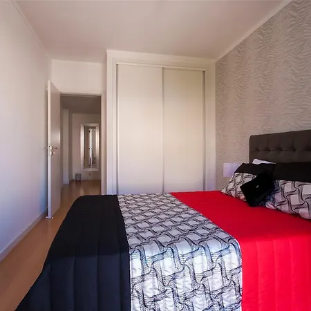 Apartment Feels Like - Castelo View At Martim Moniz Lissabon